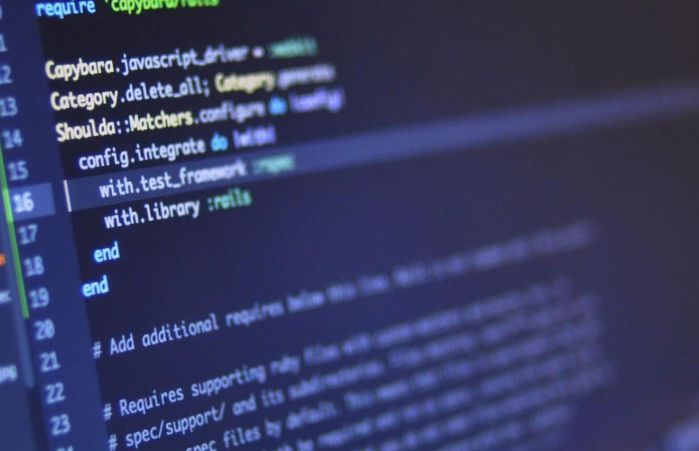 Programmcode auf einem Monitor in einer Entwicklungsumgebung