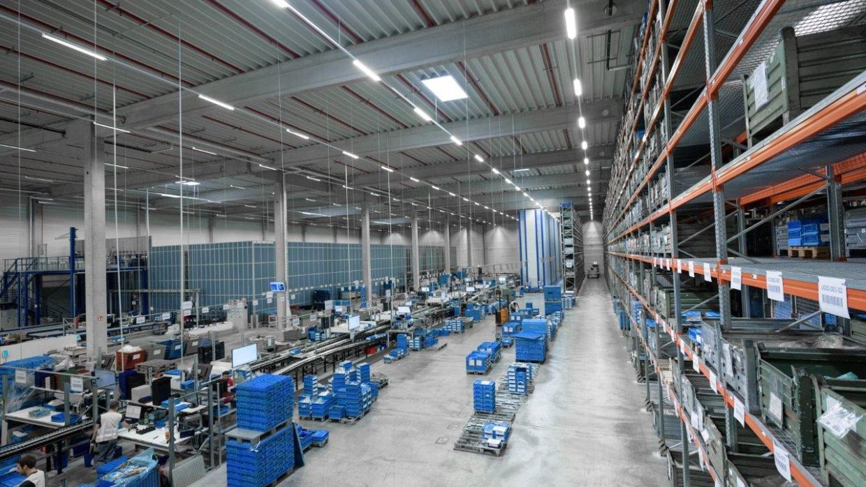 Automatic warehouse in Langenau equipped with software from EIKONA Logistics.