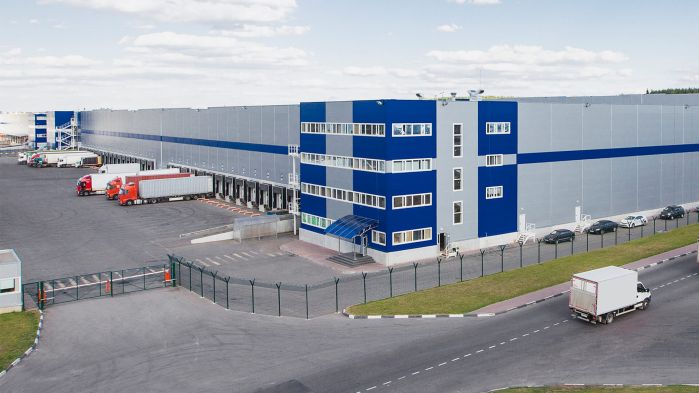 Hof einer Spedition auf dem LKW's mit Hilfe von Yard Management be- und entladen werden