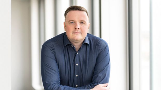 Ein Portrait von Sebastian Kremer.